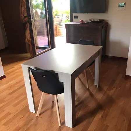 Apulia House 招待所 4*